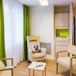 KX_3_petit_salon_EHPAD_Korian_L%2527Imperial_Colombes