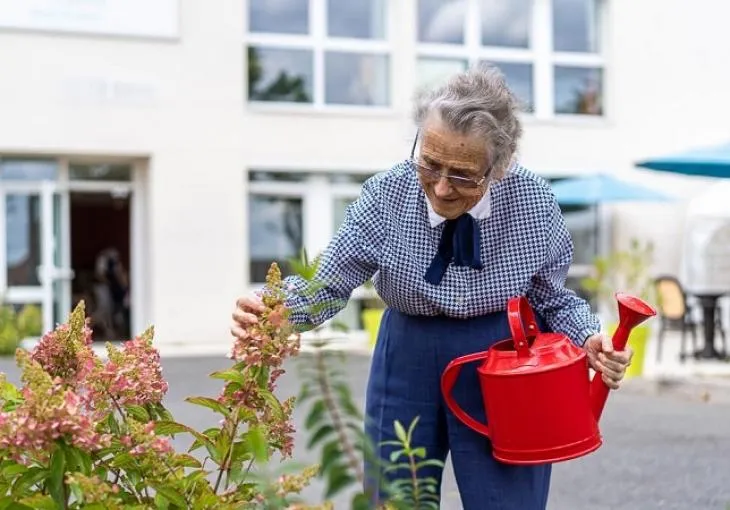 F186_2_EHPAD_Korian_Le_Gatinais_jardinage